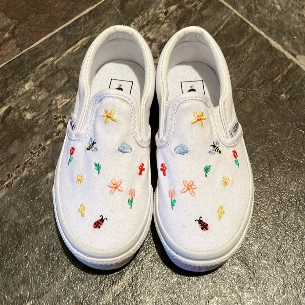 New Never Worn Kids Embroidered Bugs and Flowers Slip-On Vans Sneakers